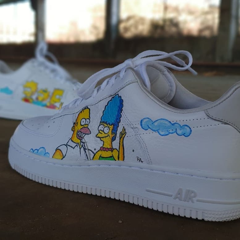 Custom Sneakers “Cartoon Family” – Design pop culture sur mesure - Image du produit